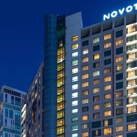 Novotel Manila Araneta City Hotel מראה חיצוני תמונה